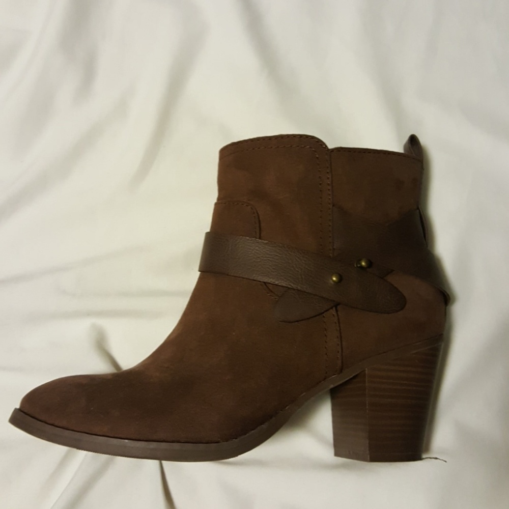 Brown booties with heel
